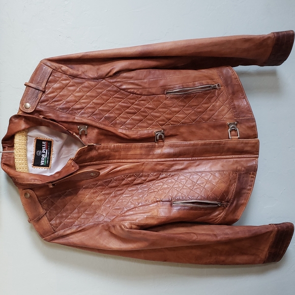 Leather jacket - Picture 1 of 5